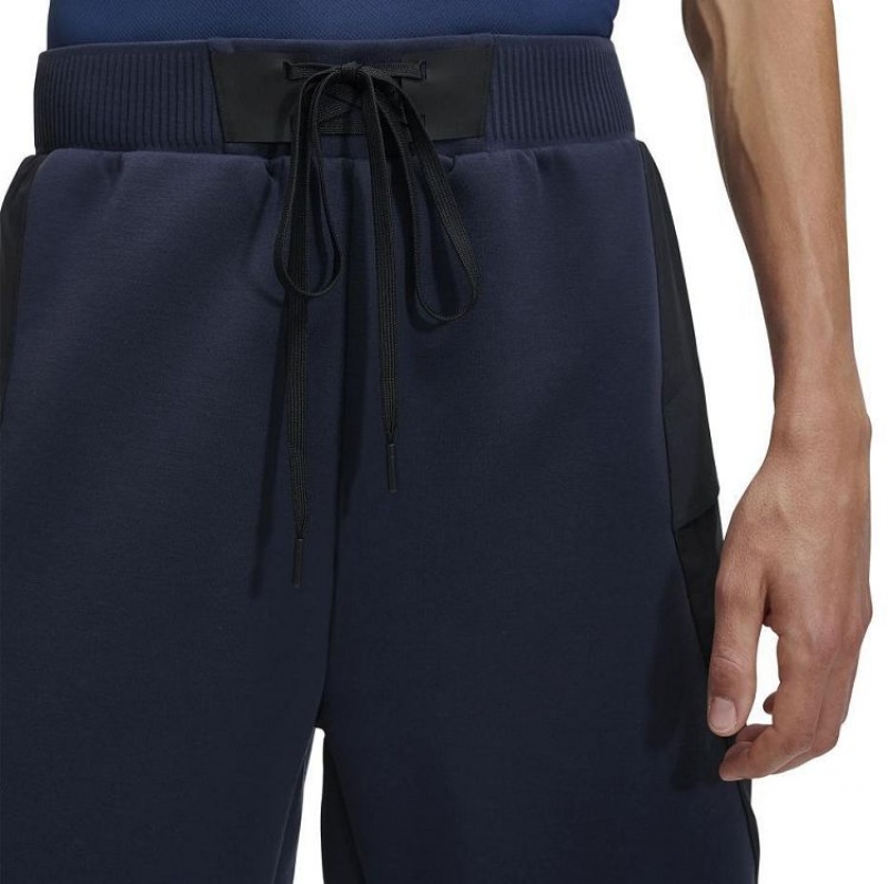 On Running Movement Shorts Herr Marinblå | SE_ON8509